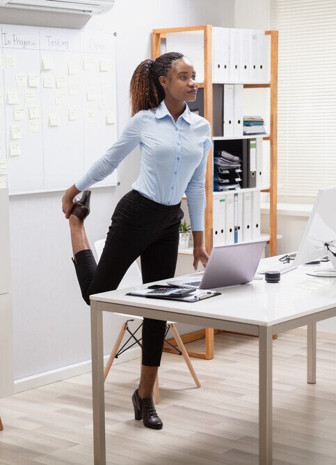 Betriebliche Prävention Zu jeder Zeit, selbst im Büro ist eine kleine Übungseinheit möglich
